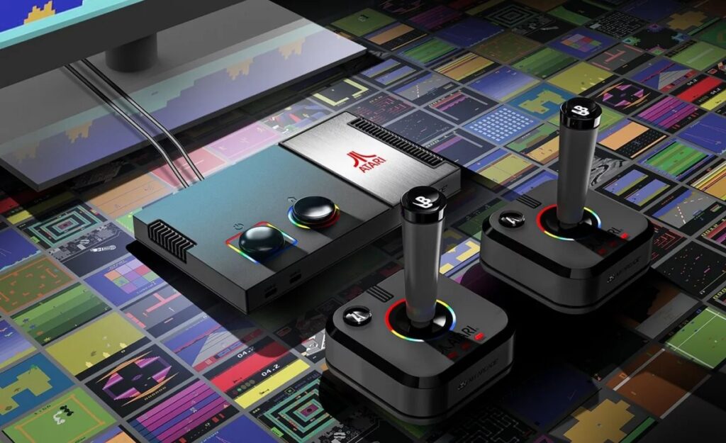 Atari annonce une nouvelle console portable, une console de salon et une mini-borne d’arcade